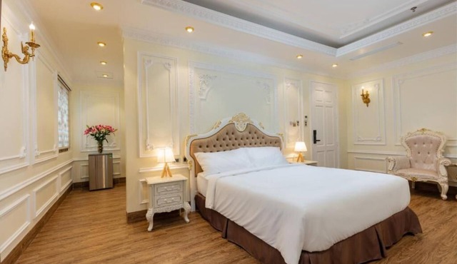 Cam Binh Hotel in Cam Pha