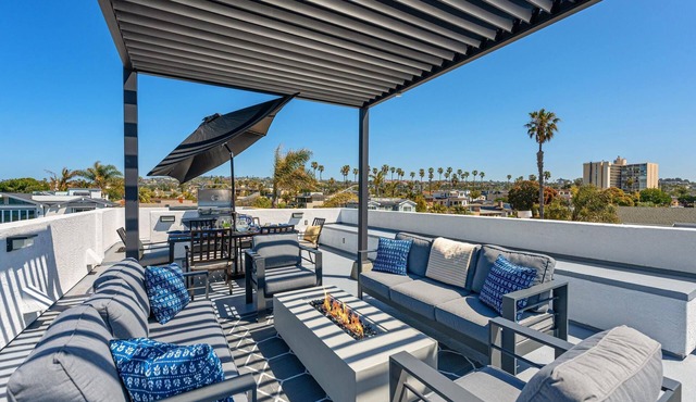 Casa Blanca | Pacific Beach Family Retreat in San Diego