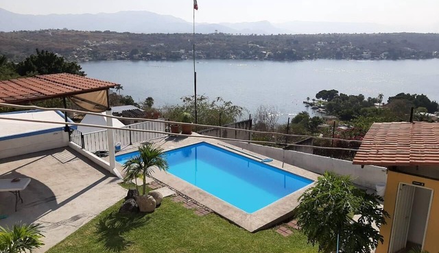 Casa blanca Tequesquitengo in Tequesquitengo