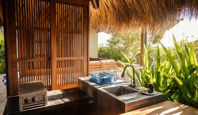 Casita Tabachines. Cozy studio with palapa, dipping pool, walk to the break in Los Llanos de Temalhuacán