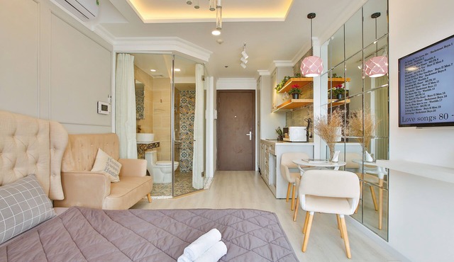 CENTRAL APART★ FREE Pool,Gym&Few Mins To EveryWhere in Ho Chi Minh