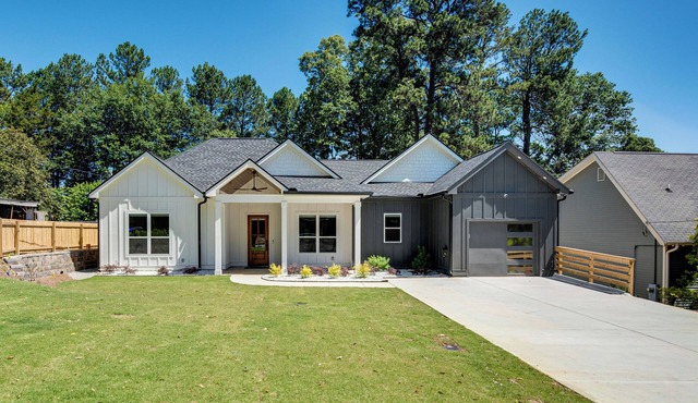 Chamblee Home w/ Covered Patio & Gas Grill! in Chamblee