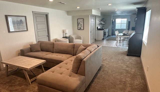Charming 2-bedroom basement apartment with WiFi, AC in lovely Stansbury Park in Stansbury Park