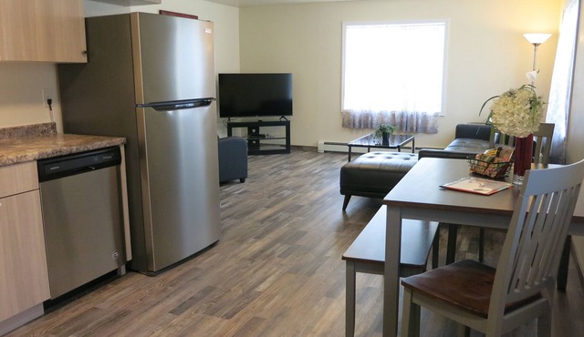 Charming 2-bedroom apartment with WiFi in Moose Creek -.5 mile from of EAFB-H #3 in North Pole