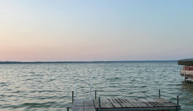 Charming 2-bedroom cottage on Mullett Lake - northwest side! in Cheboygan