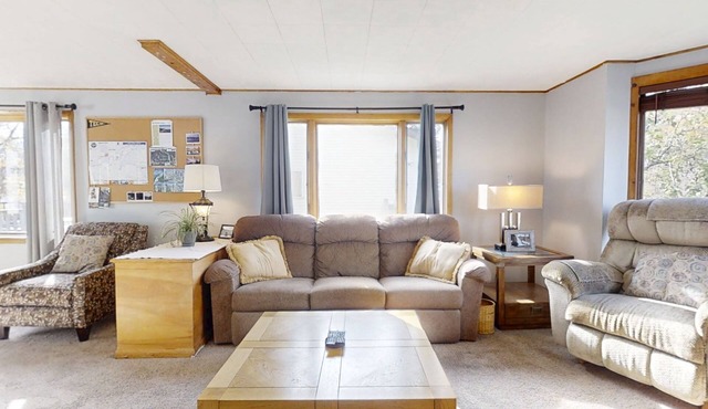 Charming 3-bedroom, 1 Murphy Bed in Hubbell AC, WiFi, Pinball, Trailside, Deck in Hubbell