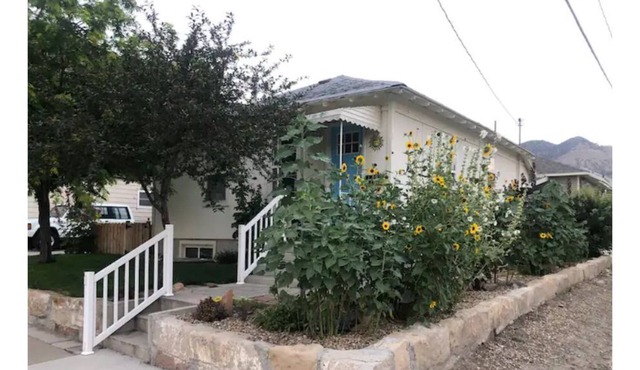 Charming artfully appointed eclectic bungalow in Helper