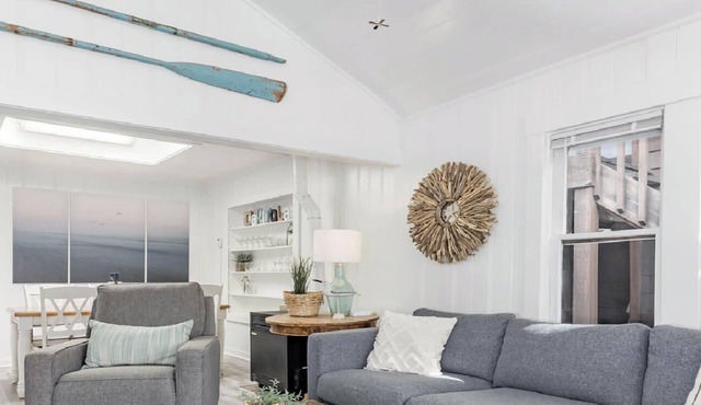 Charming Dog-Friendly Cottage Near Beach in Capitola