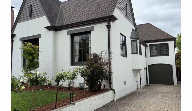 Charming Executive Home – Near SFO Burlingame & SF in Burlingame