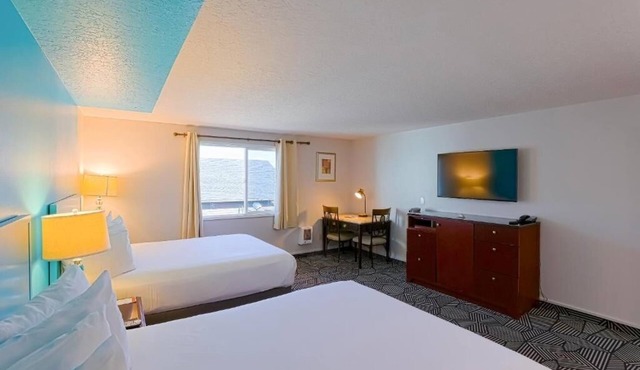 Charming Room Near Seaside Aquarium & Broadway Park in Seaside