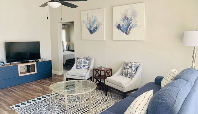 Cheerful Villa - 10 mins from the Beach in Bradenton