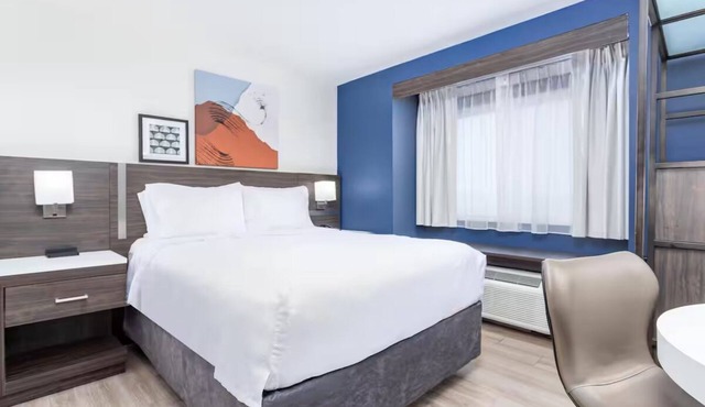 Chic & Practical Room w/Breakfast Perfect for a Quiet Weekend Stay Near Stadium in Clarion County