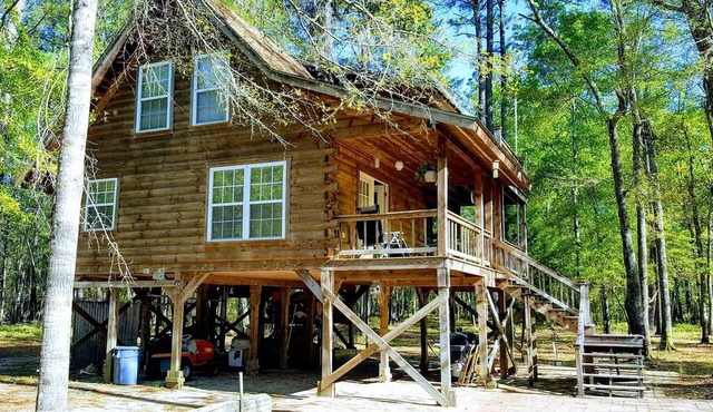 Claxton's Riverfront Family Fun: Cabin Adventures Await in Claxton
