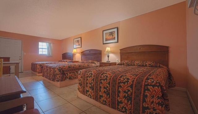 Clean Budget Room Ideal for Adventurers Close to Mustang Island in Corpus Christi