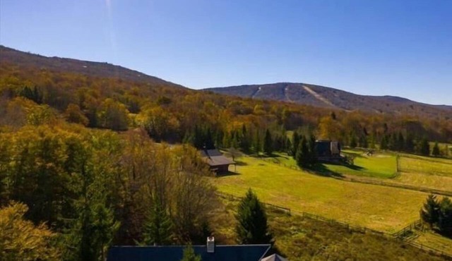 CM05-Sweeping Views! Private Pond, Hot tub! in Davis