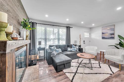 Comforting Retreat Near Woodfield Mall home in Rolling Meadows