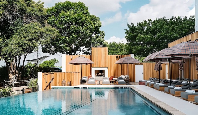 Convenient Stay, Superb Location! 3 Comfortable Units, Pets Allowed, Pool in Austin