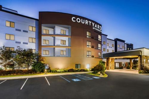 Courtyard by Marriott Auburn in Auburn