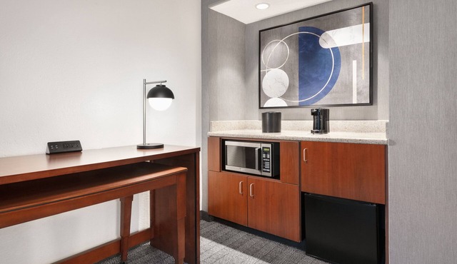 Courtyard by Marriott Memphis Airport in Memphis