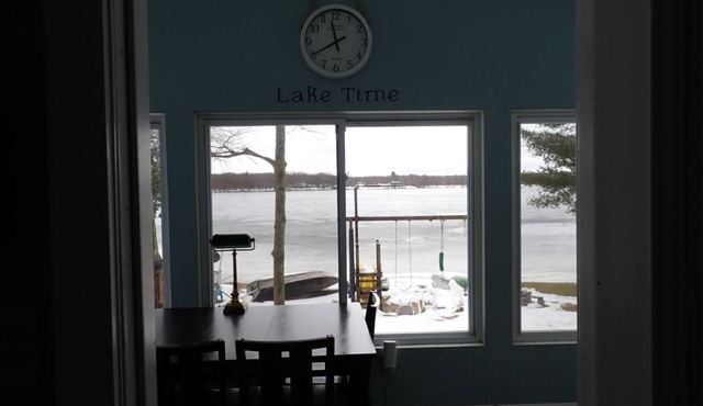 Cozy cottage on Robinson lake in White Cloud