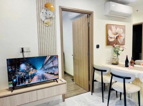 Cozy Fully Furnished 2 Bedroom Apartment, Beverly Solari, 5 mins walk from Vincome Mega Mall