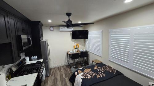 Cozy Tiny Home For 2 People Studio Type in Norwalk