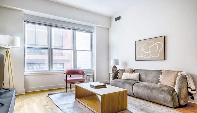 Cute North End 2BR steps from Harborwalk by Blueground in Boston