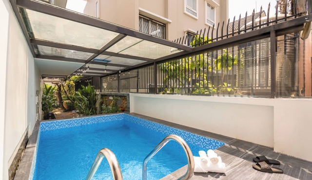 D2 Center Pool Villa with 6 bedrooms