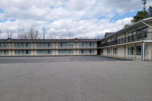 Days Inn by Wyndham Birch Run in Birch Run