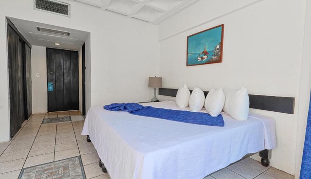Delfin Beachfront Resort - Downtown Puerto Vallarta Optional All-Inclusive