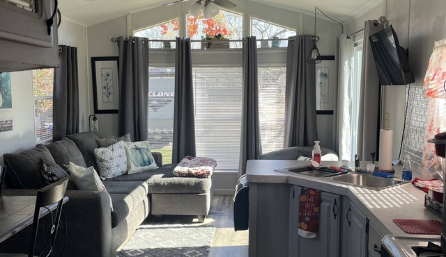 Delightful, Serene Tiny Home- Casa Villa in Johnstown