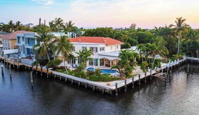 Delray Beach Intracoastal Elegance Waterfront pool in Delray Beach