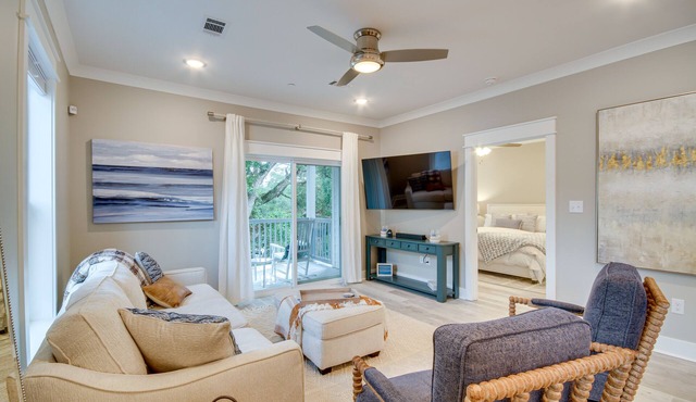 Diamondhead Retreat w/Deck, Pool & Golf! in Diamondhead
