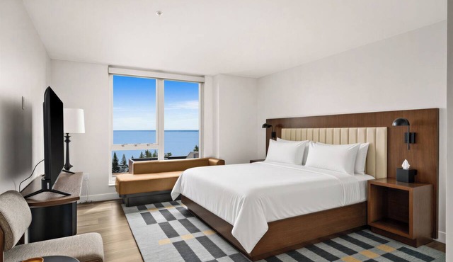Direct Lake Views with Studio Style Set up in Duluth