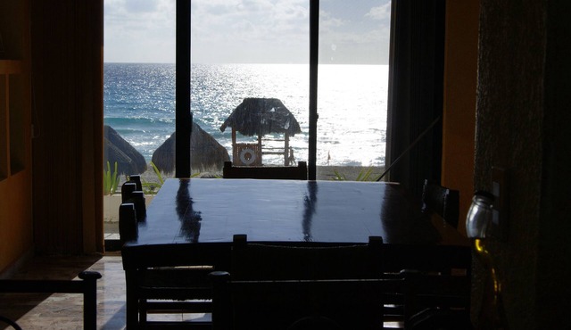 DISCOUNTS OFFERED!Immaculate Mexican Villa with Stunning view to the Caribbean in Cancun