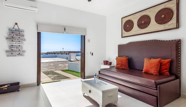 Dog-friendly suite with beach views, outdoor pool, patio, kitchenette, & AC in Rosarito