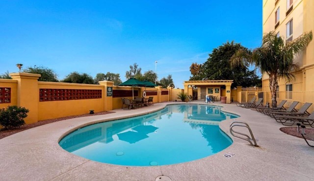 Double the Delight, La Quinta Inn - Convenient Mesa Hub for Shopping & Golf in Mesa