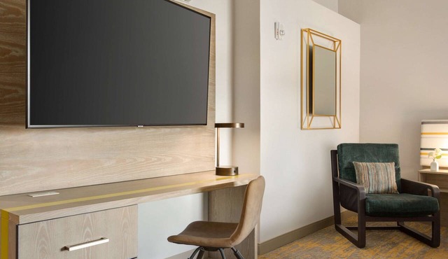 Doubletree by Hilton Campbell - Pruneyard Plaza in Campbell