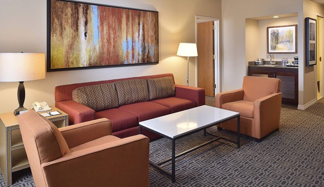 DoubleTree by Hilton Hotel St. Louis - Chesterfield in Chesterfield