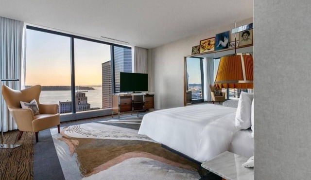 Downtown Seattle Luxury Stay In 2 King Suites in Seattle