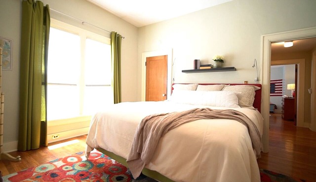 Duplex First Floor - Southmoreland, KCMO - Easy access to all KC has to offer in Kansas City
