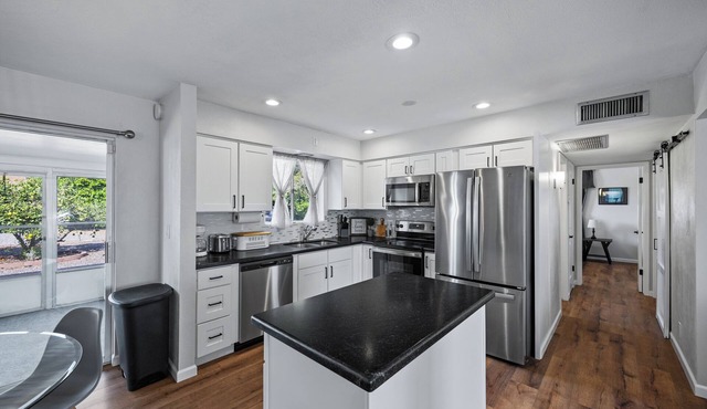 Easy Days Getaway - 55+ Community with Country Club Access in Mesa