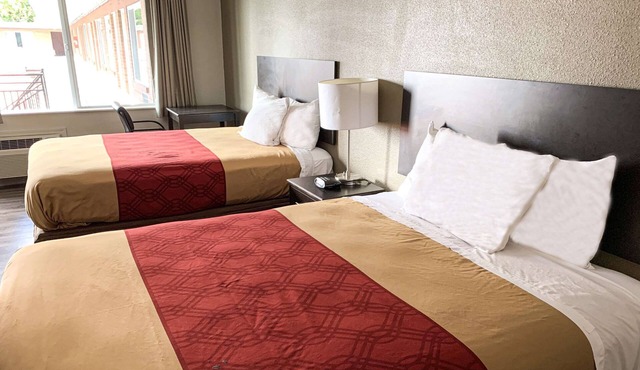 Econo Lodge Vancouver in Vancouver
