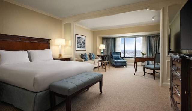 Elegant Room w/Heated Pool & Luxurious Décor for Ultimate Relaxation in Salt Lake City