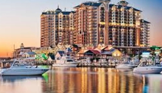 Emerald Grande 1 Bedroom Plus! in Destin
