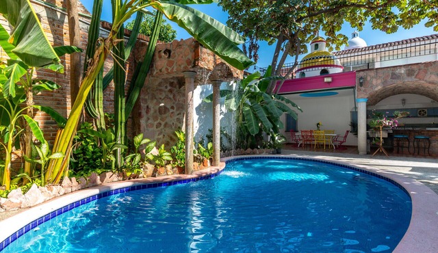 Enchanting Mexican Retreat: Discover Hacienda Lord Twigg's Townhomes