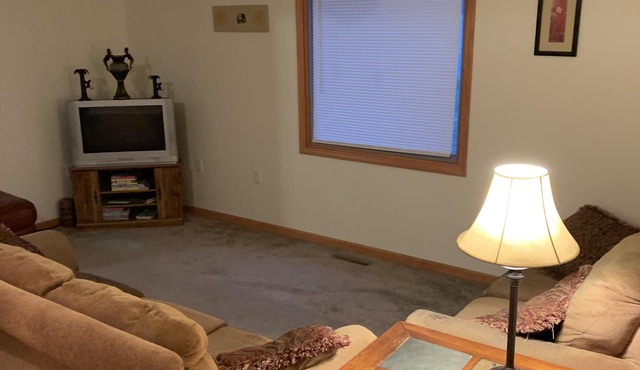 Entire Home for Your Stay: 3bdrm, 2 Full Baths, Wifi, Full Kitchen, Washer/Dryer in Cherokee