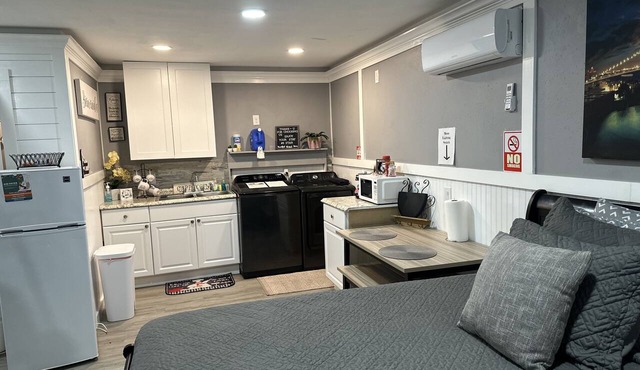 Equipped Studio with Generac back up powered & pet friendly. Hablo espanol in Spring