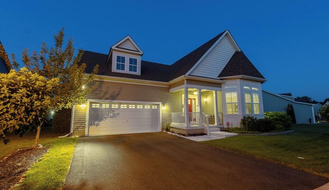 Exec 4BR/3BA | 3 Desks, Fios | Garage | Adults 18+ in Middletown