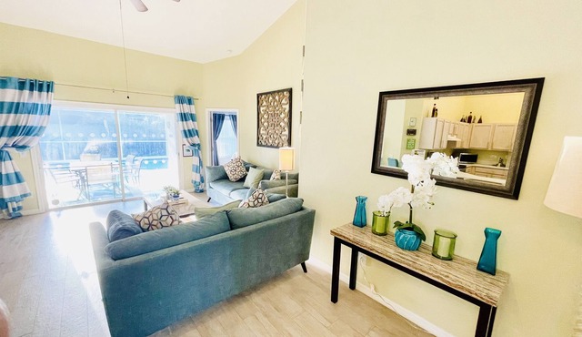 Fantastic 4 Bed, 3 Bath & Private Pool, 30 mins from Disney. Snowbirds welcome! in Clermont
